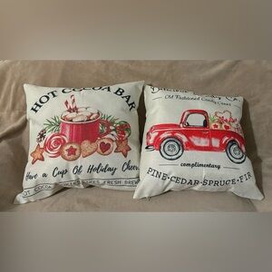 Set of 2 Christmas accent pillows